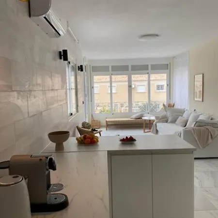 Relaxing Lakeside Apartment With Swimming Pool Torrevieja Exterior photo