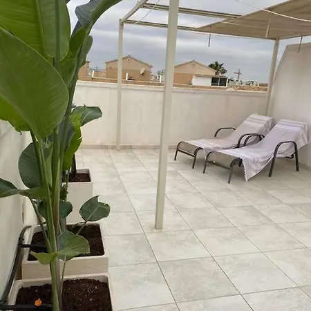 Relaxing Lakeside Apartment With Swimming Pool Torrevieja Exterior photo