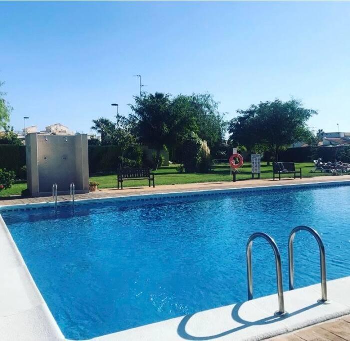 Relaxing Lakeside With Swimming Pool *